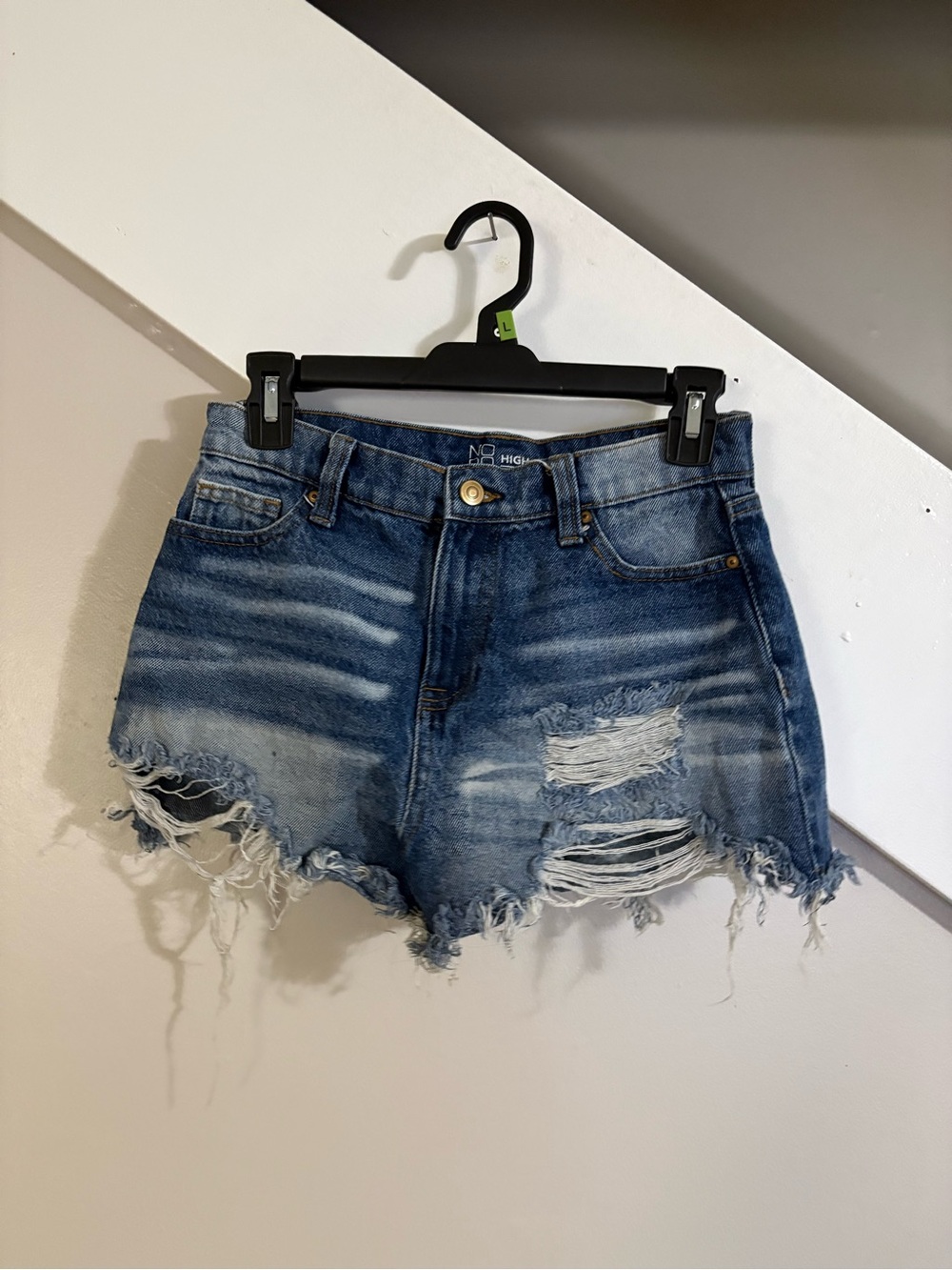 No boundaries High-Rise Distressed Denim Shorts - Blue size 5
